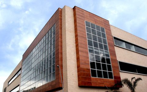 esquina centro comercial centro sur plaza